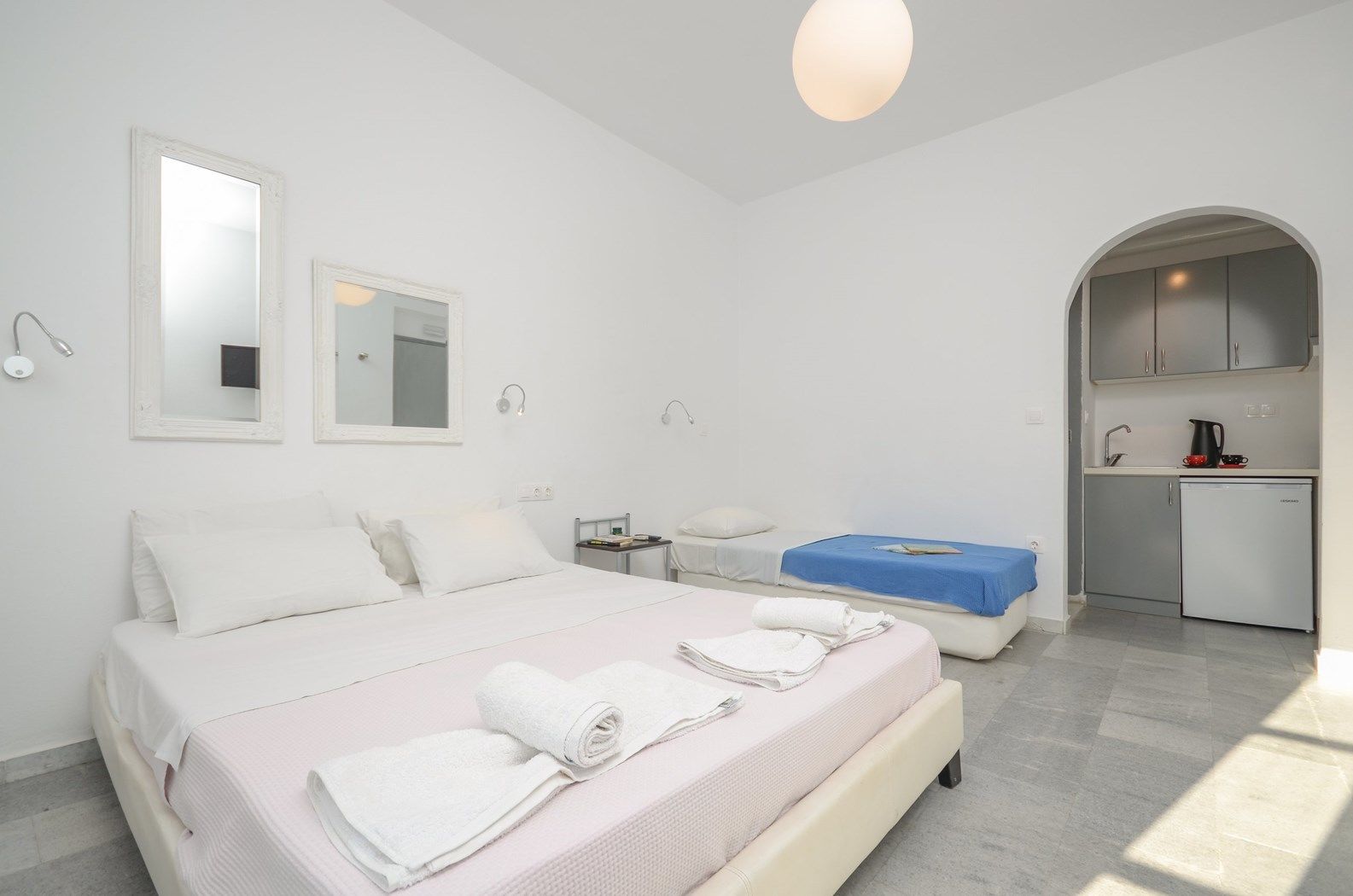 Depis Suites Naxos City ภายนอก รูปภาพ